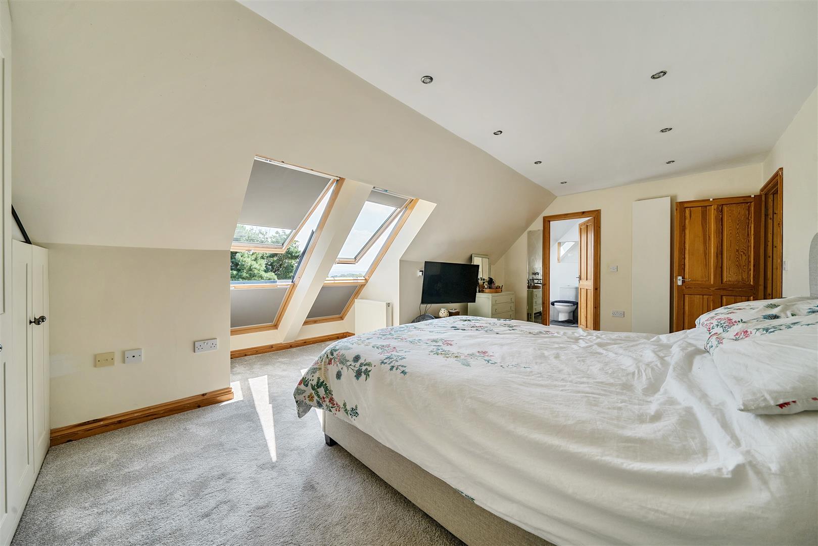 Yr Allt, Llangennech, Llanelli, SA14 8YU